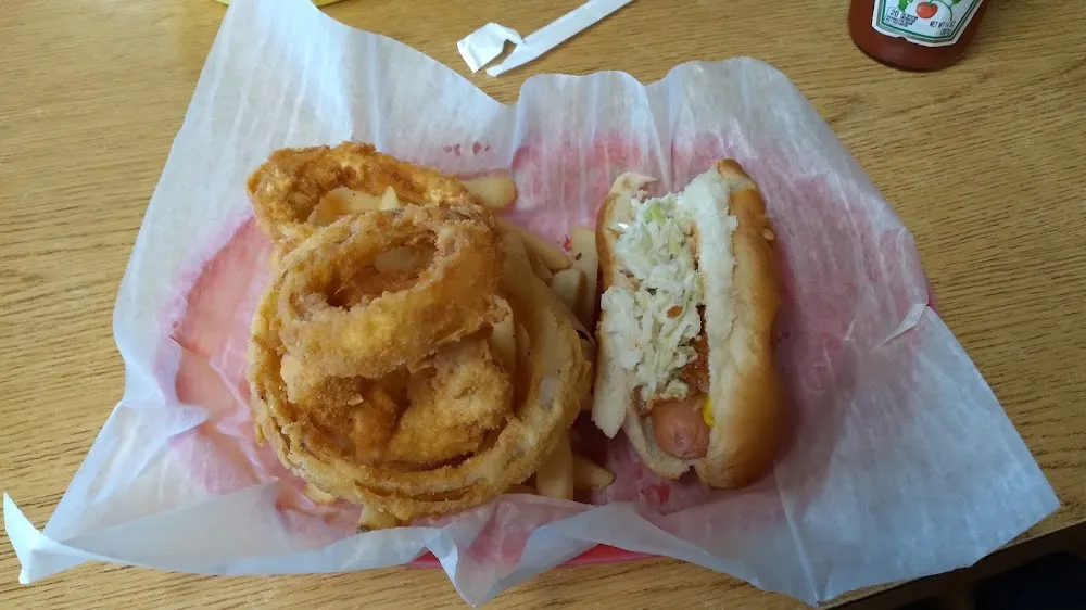 Slaw Chili Dog with Onion Rings